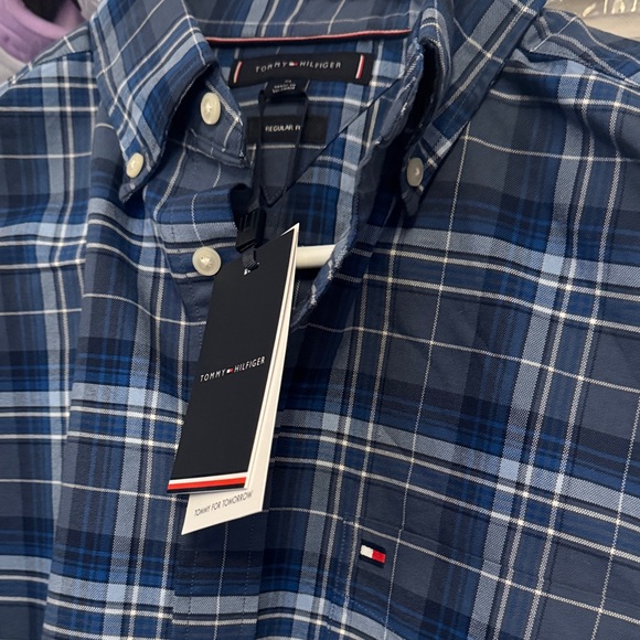 Tommy Hilfiger Men's Navy Checkered Shirt - Picture 2 of 6